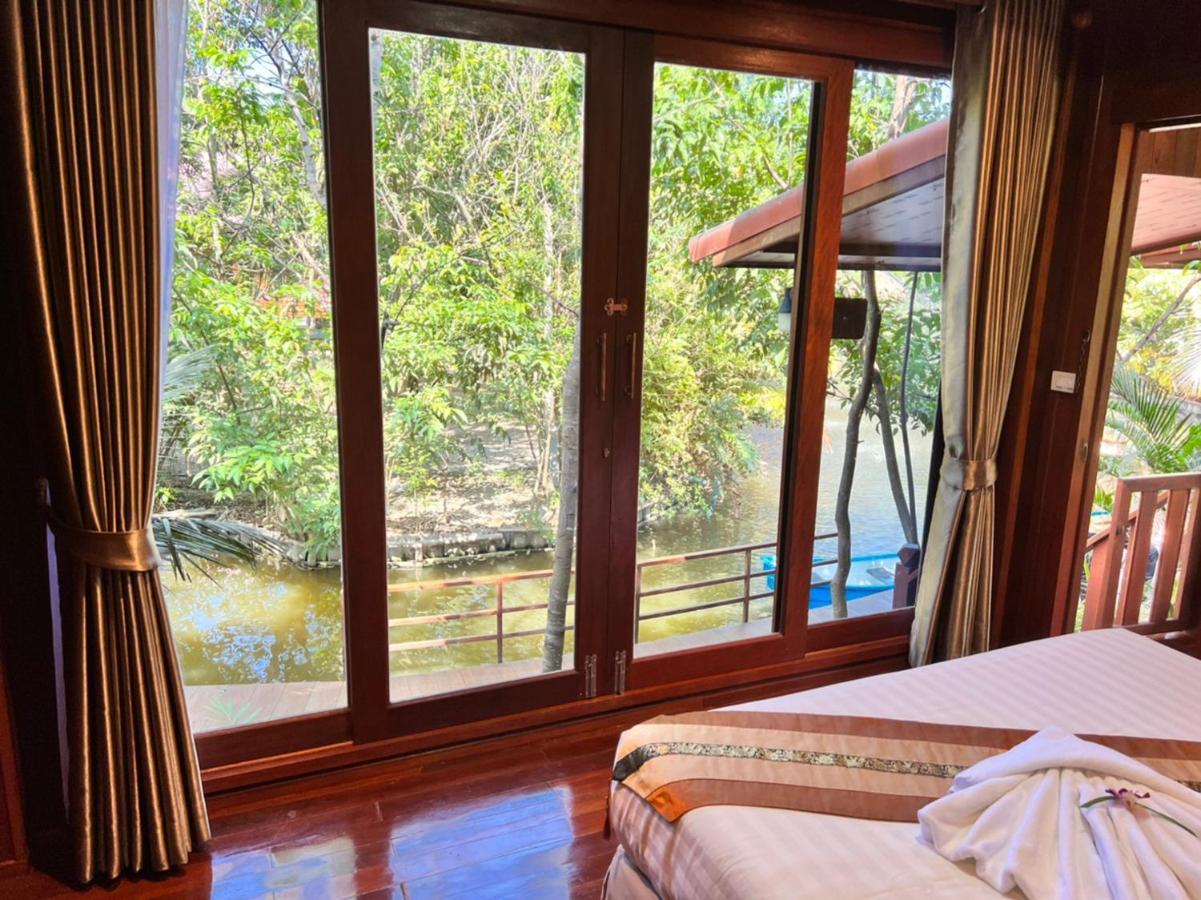 บ้านสวนในฝัน-ตลาดน้ำท่าคา Szamutszongkhram Kültér fotó